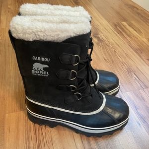 Black Sorel Women's Caribou WaterProof Winter Boot, Size 9.5